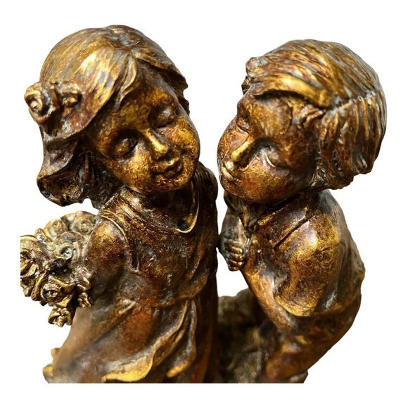 Vintage Coppercraft Guild Resin Boy and Girl Kiss Statue Figurine Detailed - Picture 6 of 9